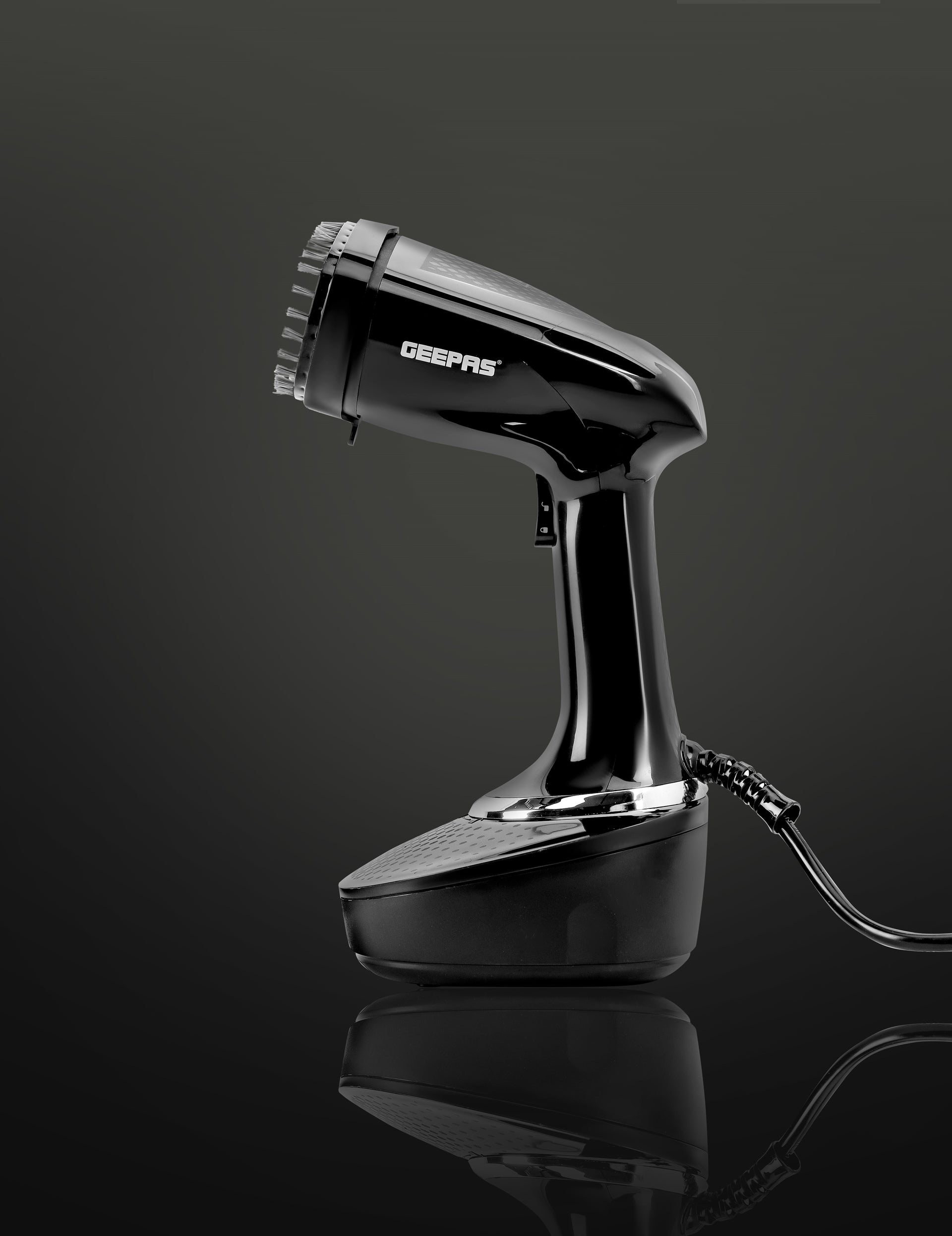 Handheld Garment Steamer With Stainless Steel Panel, Continuous Steam Output Upto 25G/Min, 400 ML Detachable Water Tank, Vertical Ironing Function, 360 Degree Swivel Cord Protection 400 ml 1500 W GGS25041 Black