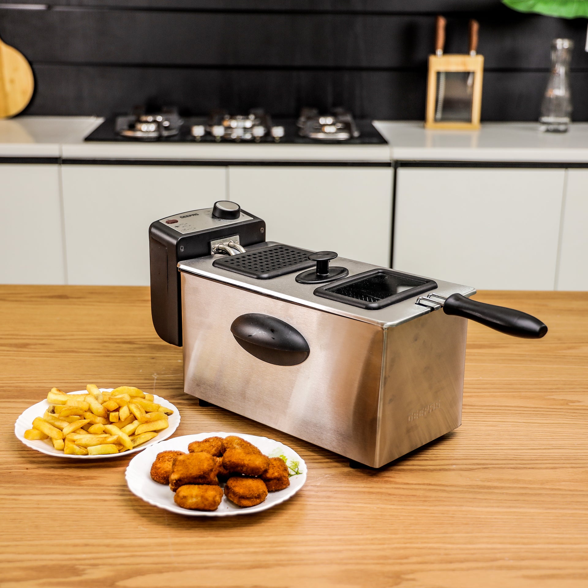 Geepas Gdf36015 2180W Powerful Deep Fryer With Overheat Protection, 3 Liter Capacity, Black