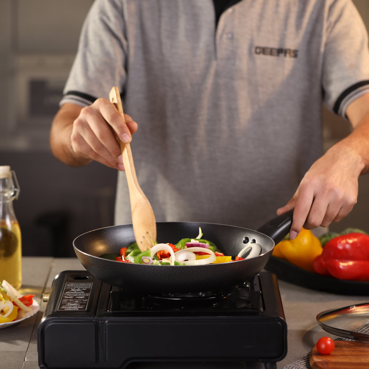 28CM Aluminium Non-Stick Fry Pan with Glass Lid – Deep Saute Pan for Gas Hob Cooking, Durable Granite Coating, Ergonomic Cool-Touch Handle, Ideal for Frying, Sautéing & Stir-Frying – Black Black 28 cmcm