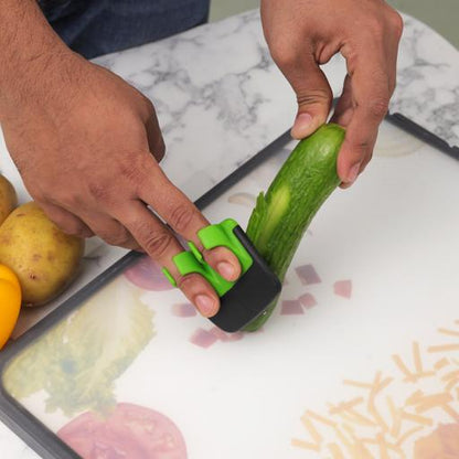 Plam Peeler with Finger Grip Fruit Peeler RF10510 Kitchen Vegetable Peeler Hand Fruit Peeler with Comfortable Rubber Finger Grip for Pumpkin Carrot Cucumber Potato Peeling Green/Black