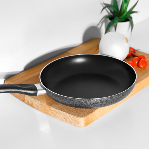 Aluminum Fry Pan Strong Aluminum Body With Non-Stick Coating And Bakelite Handle Red