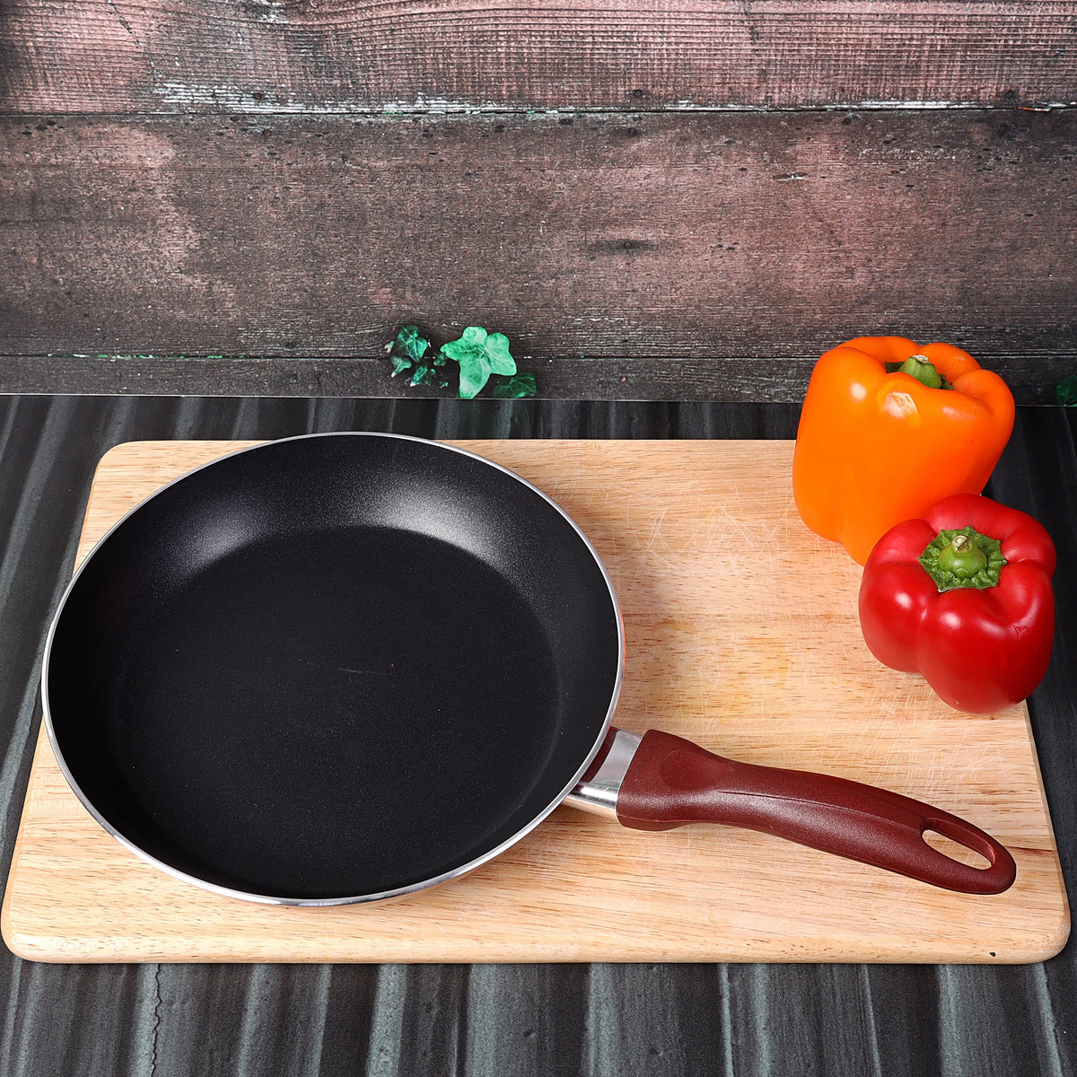 2Pcs Non-Stick Fry Pan Set 2.5Mm Thickness Press Aluminium Material Cd Bottom Strong Bakelite Handle 3 Layer Durable Non-Stick Coating Multicolour