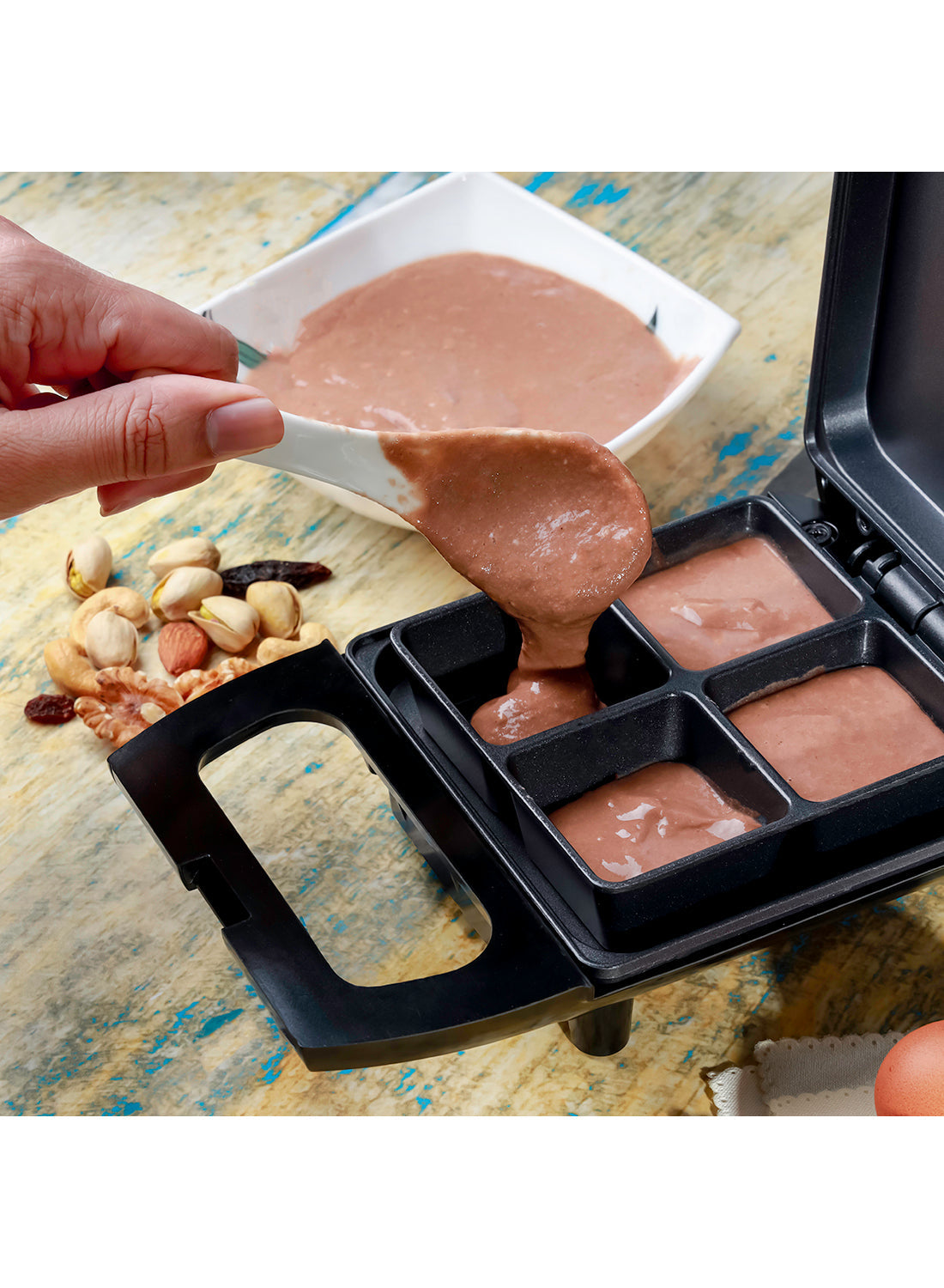Non Stick Brownie Maker | 4 Bites at A Time | Safety Lock | Cool Touch Handles | Skid Resistance Feet 600 W GBM63050 Black