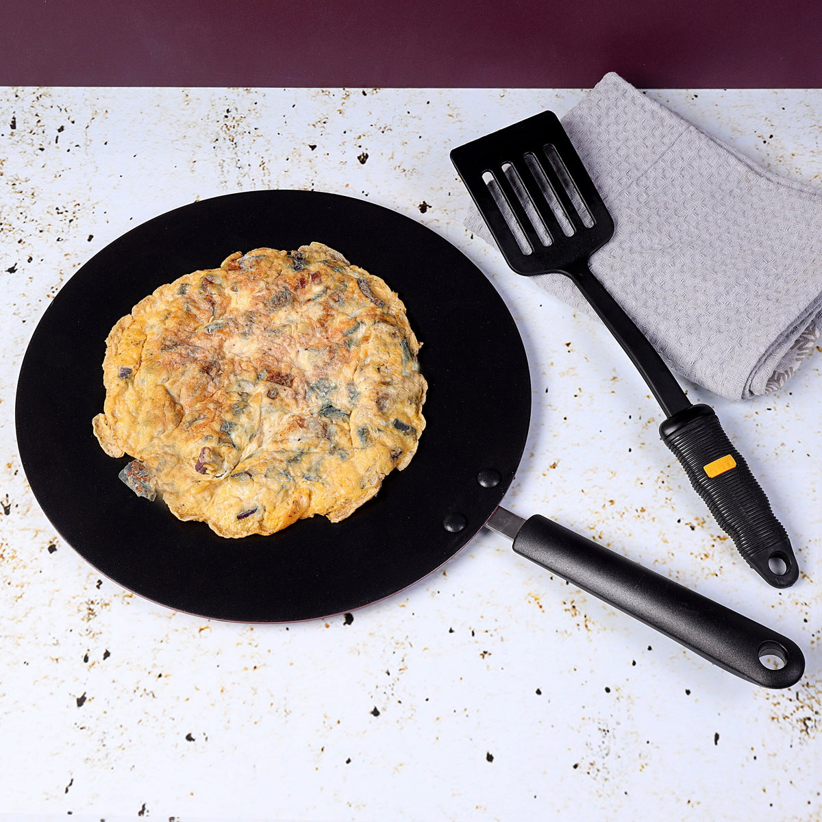 Royalford RF2013-T30 30cm Non-Stick Tawa | 3-Layer Aluminium Flat Griddle | Bakelite Handle | Black