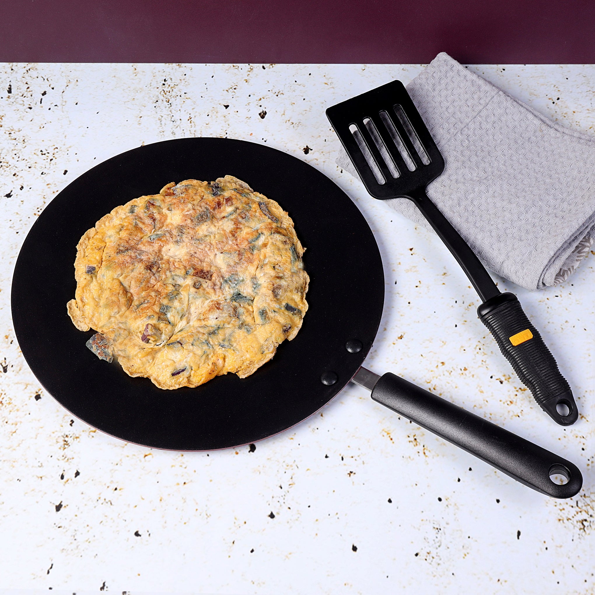 Royalford RF2013-T30 30cm Non-Stick Tawa | 3-Layer Aluminium Flat Griddle | Bakelite Handle | Black
