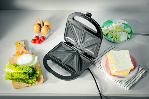 2-Slice Sandwich Maker, Non-Stick Interchangeable Plates, Adjustable Temperature with Power Indicator, 2 Years Warranty 750 W GSM36533UK Black