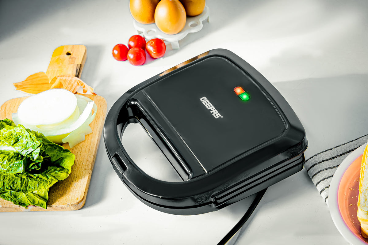 2-Slice Sandwich Maker, Non-Stick Interchangeable Plates, Adjustable Temperature with Power Indicator, 2 Years Warranty 750 W GSM36533UK Black
