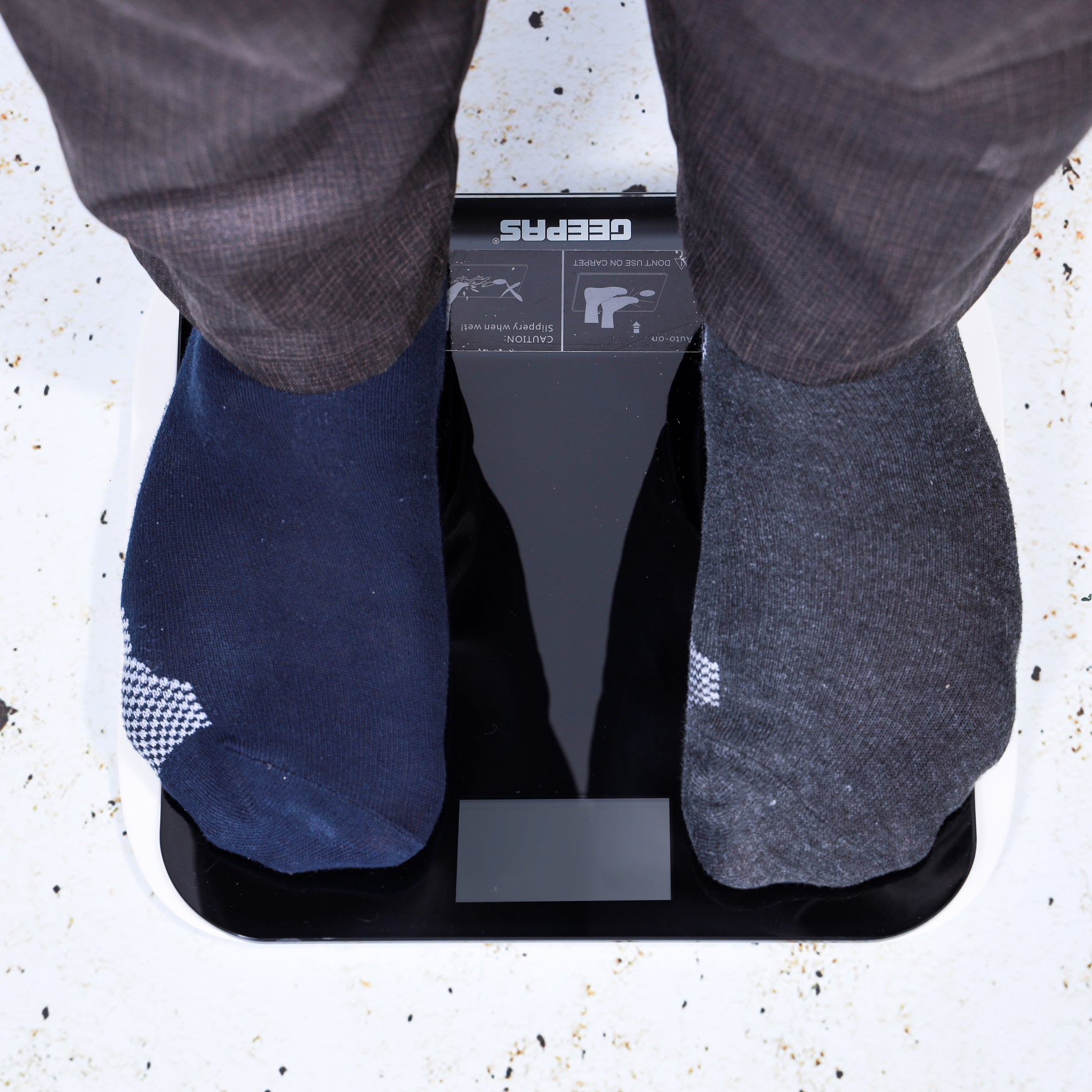 Digital Personal Scale with Tempered Glass Platform, Low Power & Overload Indication, LCD Display, Auto On/ Off | 180kg Capacity - GBS4219 / Black