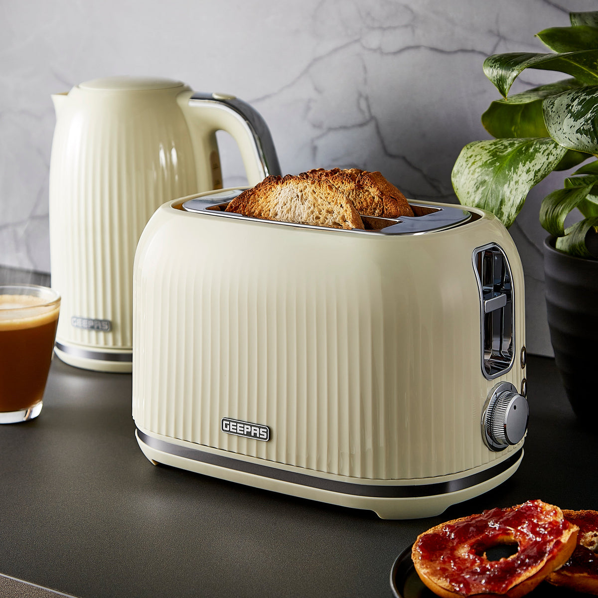 Geepas Fluted Bread Toaster- 2 Slice Slot| 6 Adjustable Browning Control and Removable Crumb Tray| Defrost and Reheat Button| 2 Years Warranty, GBT36558UK-CR, Cream 850 W GBT36558UK-CR Cream