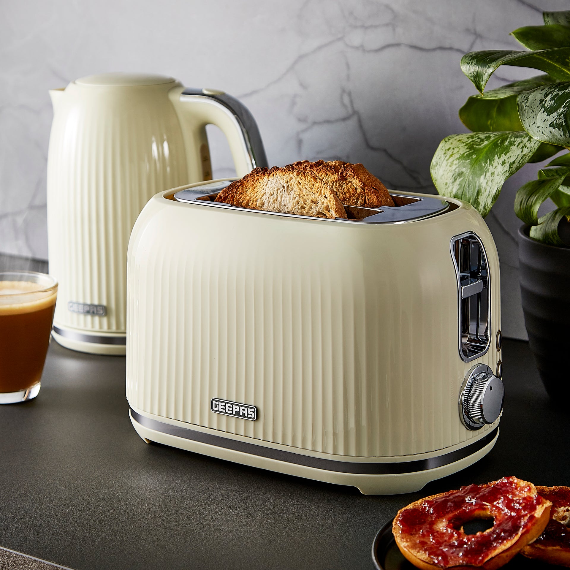 Geepas Fluted Bread Toaster- 2 Slice Slot| 6 Adjustable Browning Control and Removable Crumb Tray| Defrost and Reheat Button| 2 Years Warranty, GBT36558UK-CR, Cream 850 W GBT36558UK-CR Cream