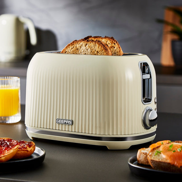 Geepas Fluted Bread Toaster- 2 Slice Slot| 6 Adjustable Browning Control and Removable Crumb Tray| Defrost and Reheat Button| 2 Years Warranty, GBT36558UK-CR, Cream 850 W GBT36558UK-CR Cream