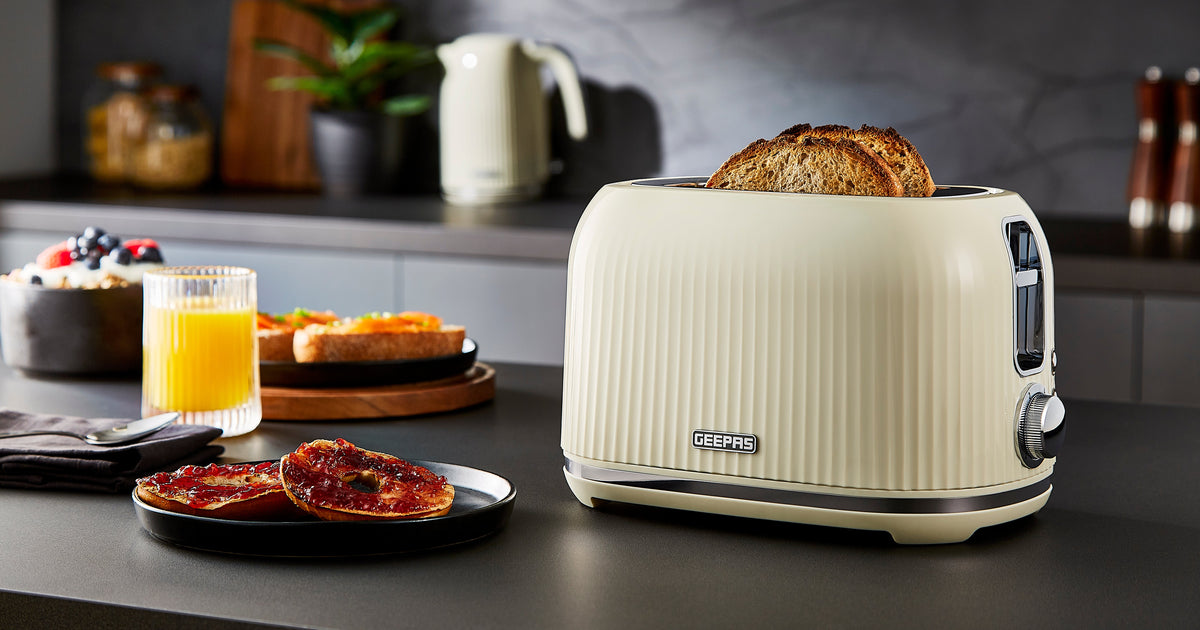 Geepas Fluted Bread Toaster- 2 Slice Slot| 6 Adjustable Browning Control and Removable Crumb Tray| Defrost and Reheat Button| 2 Years Warranty, GBT36558UK-CR, Cream 850 W GBT36558UK-CR Cream