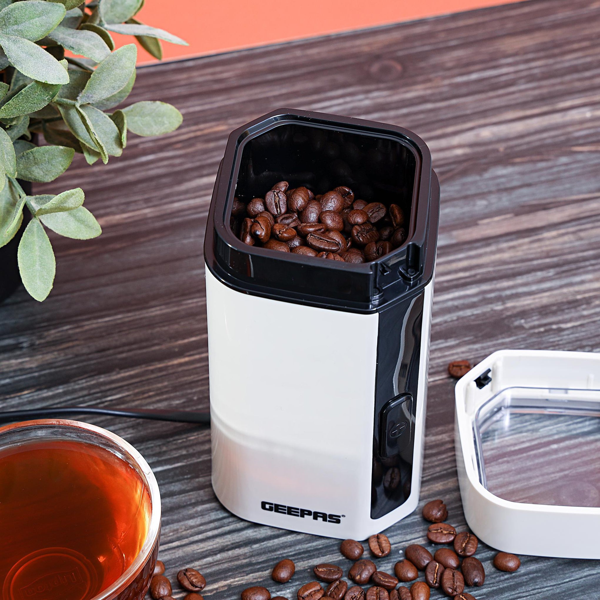 Electric Coffee Grinder With Stainless Steel Grinding Blade 50 Grams 150 W GCG41012 White/Black