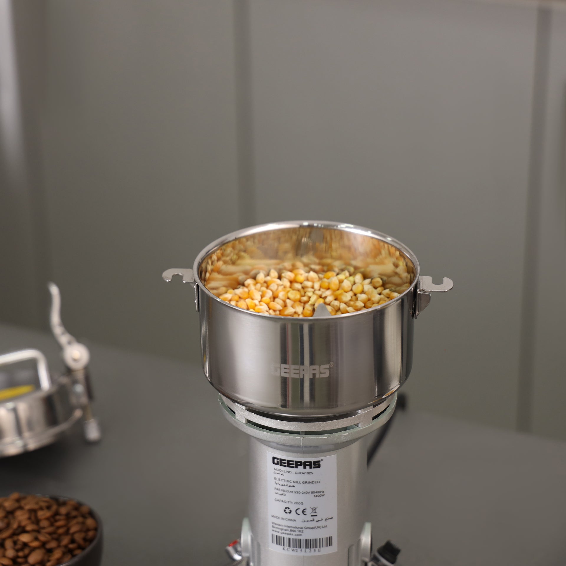 Powerful Electric Mill Grinder: Coffee, Spice & Bread Grinding - 300g Capacity, Stainless Steel, Ergonomic Grip 0.3 kg 1600 W GCG41026 Silver