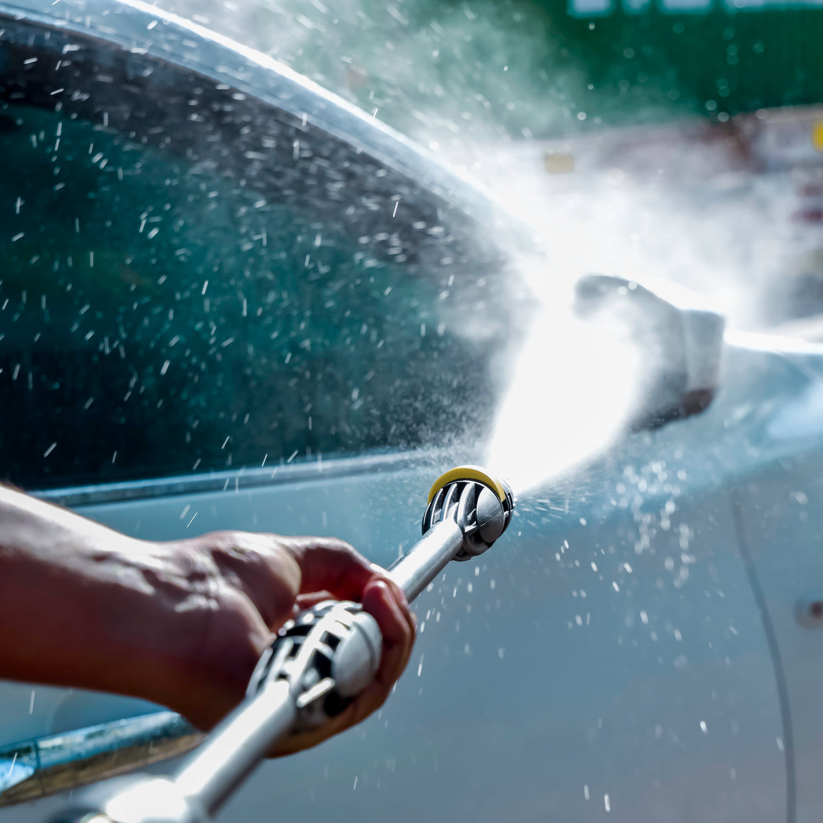 2500W Portable Electric High Pressure Washer Cleans Cars Fences Patios with Adjustable Spray Nozzle