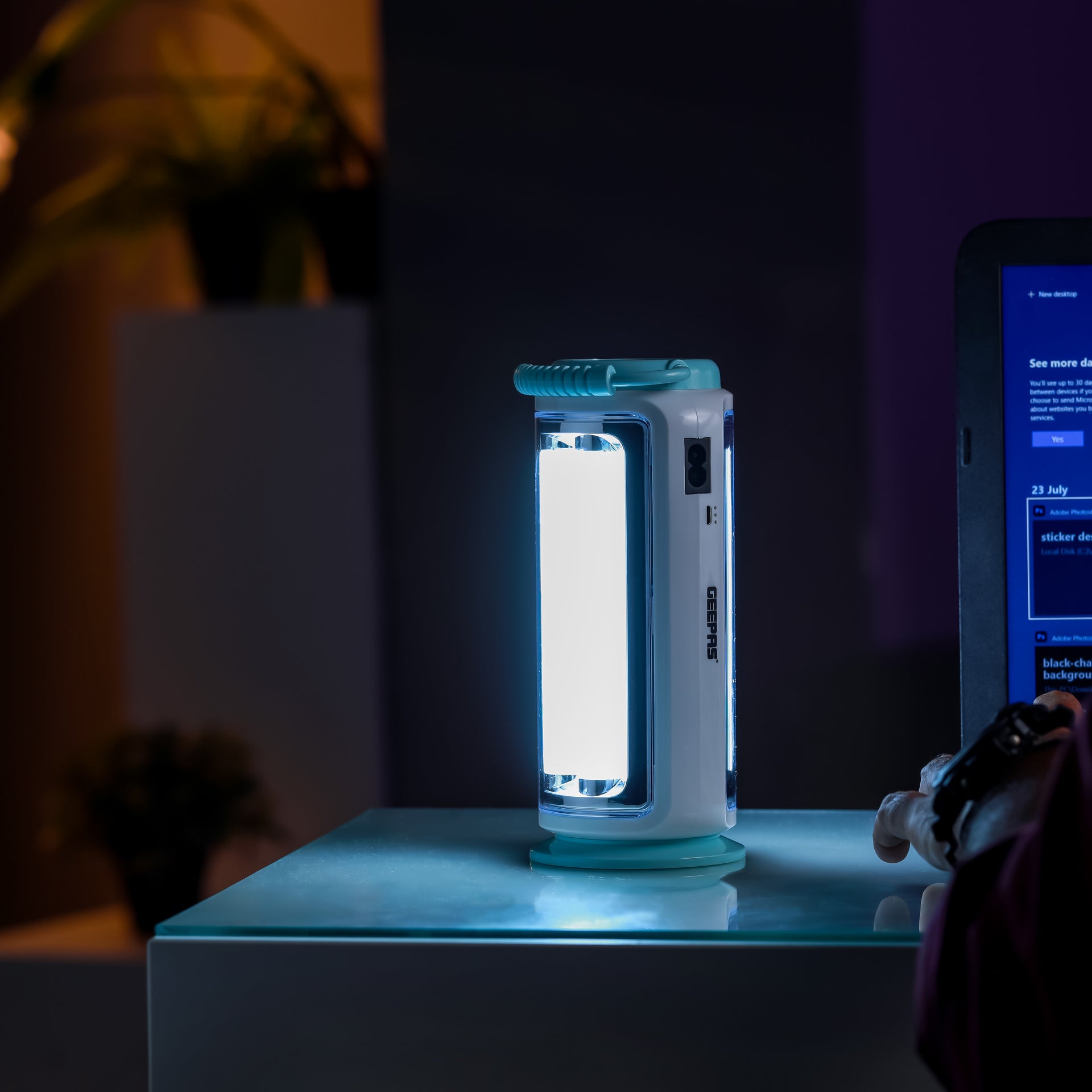 LED Emergency Lantern with Solar Panel / Energy-Efficient, Compact, Portable, and Lightweight Design with Long Operating Time