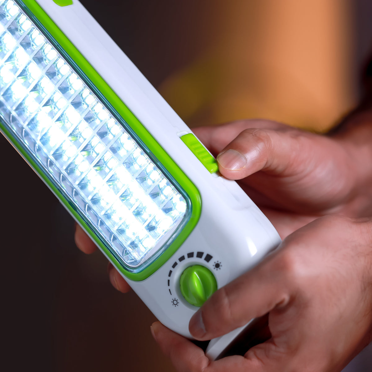 Hi-Power LED Emergency Lantern with Solar Panel ,Portable and Light-Weight Design , GE53032 Green/White