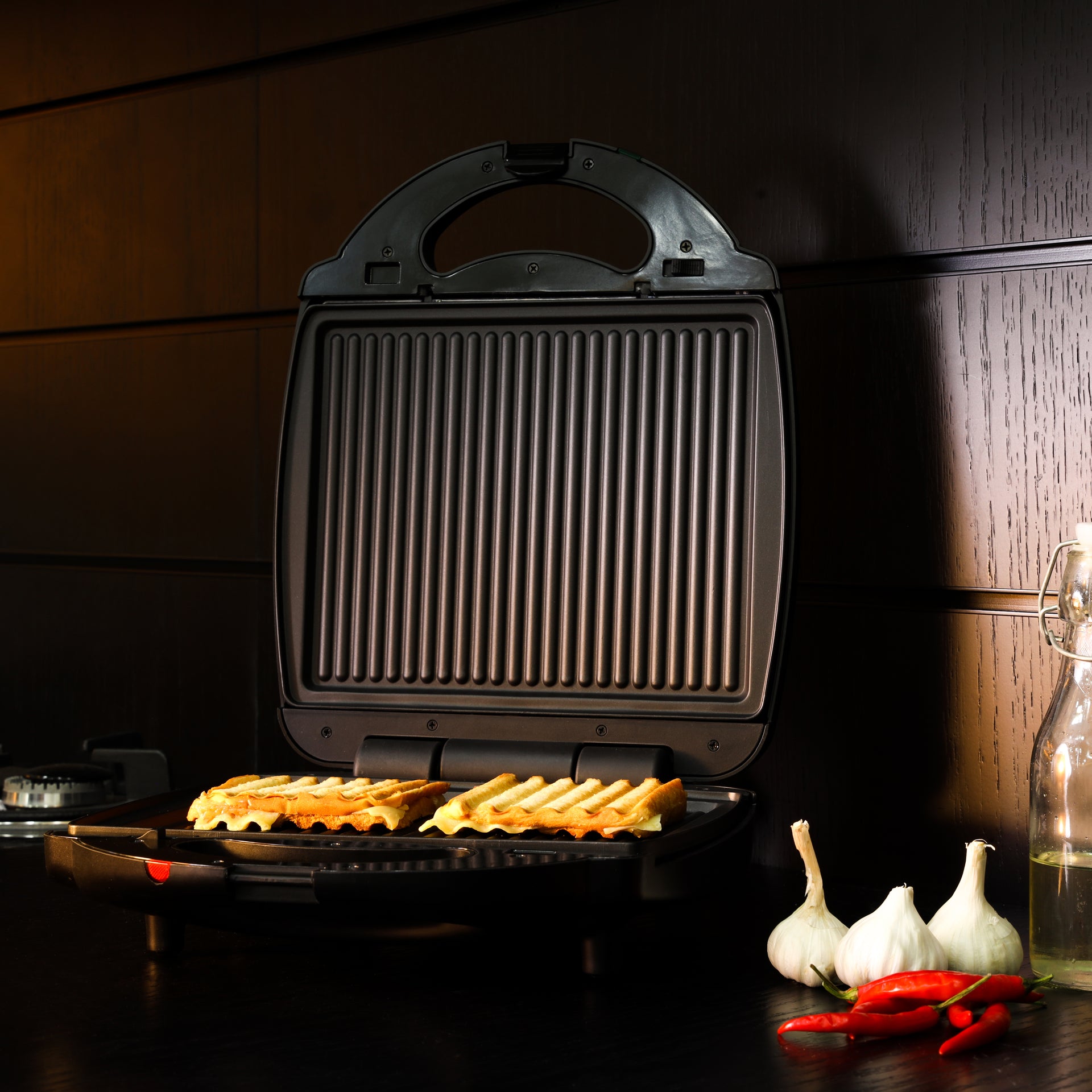 3-IN-1 Multi Snack Maker , Non-Stick Grill, Waffle, & Sandwich Plates | Auto Temp Control & Overheat Safety | 2-Year Warranty 1400 W GGM36534N Black/Silver