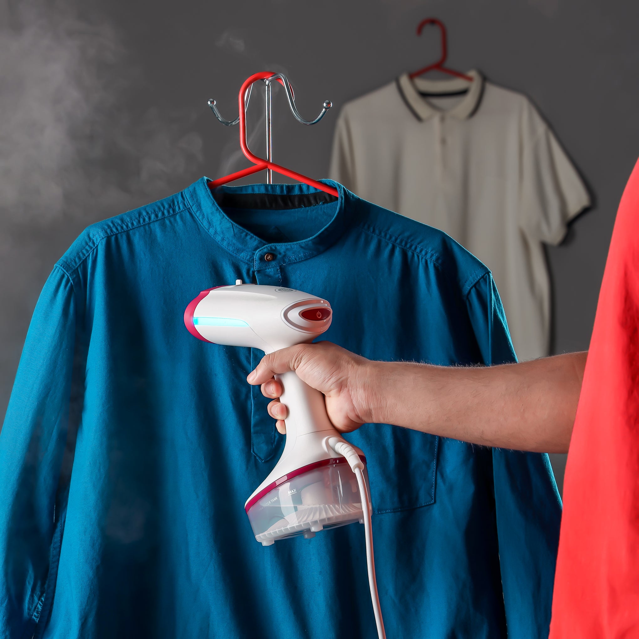 Handheld Garment Steamer , Fast Heating with Auto Shut-Off| Suitable for All Kinds of Fabric and Safe for Delicate Fabrics| Equipped with Ceramic Head and Detachable Water Tank| 2 Years Warranty 0.2 L 1630 W GGS25021 White, Grey, Red