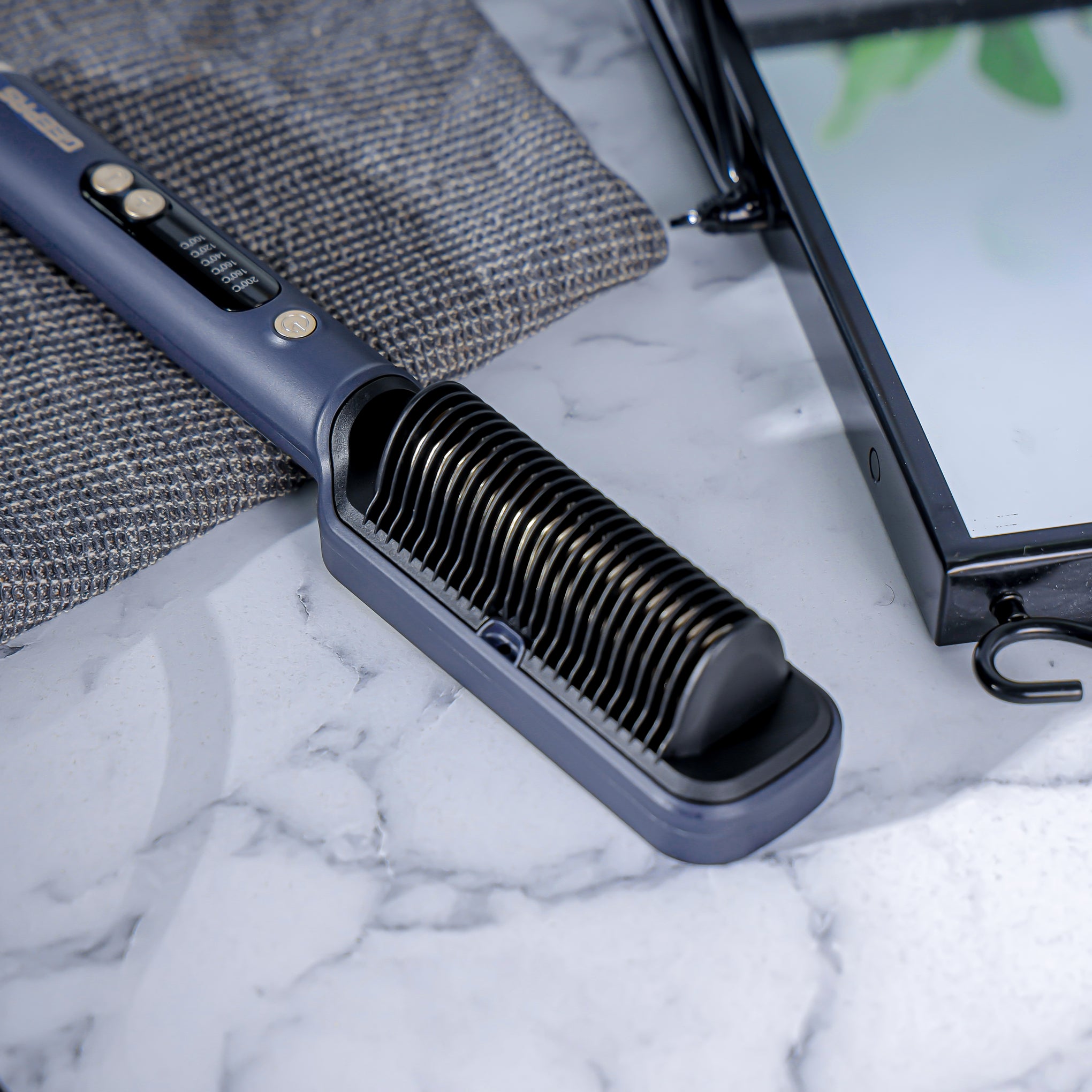 Geepas Hair Straightening Brush with Ceramic Plates and LED Display
