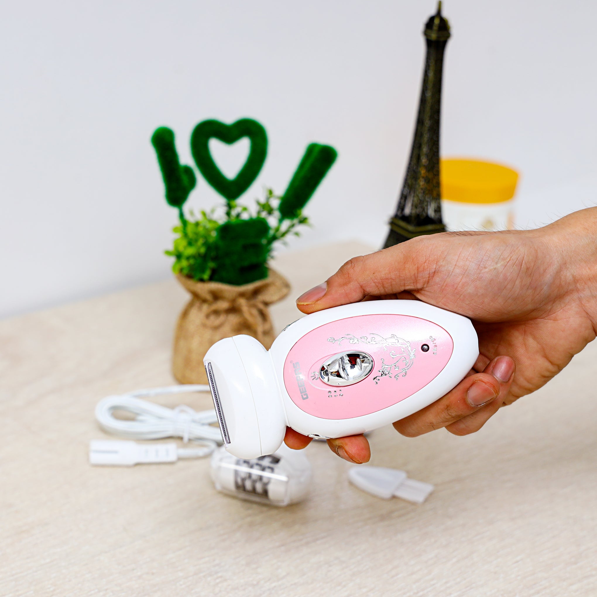 2-in-1 Rechargeable Ladies Epilator Set 2 Speed Settings, 2 Attachments, Smart Light For Clear Viewing, Removes Finest Of Hair From The Roots Sharp Blades White/Pink