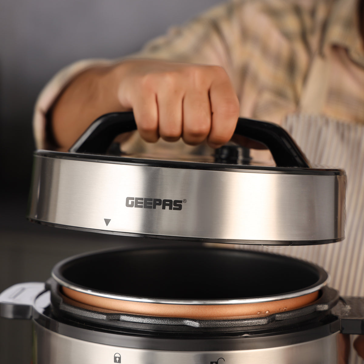 D digital Multi Cooker with MD Touch Control Panel, 12 Cooking Programs, Cook and Warm Modes, Faster Cooking and Energy Efficient, Perfect for Preparing Meat, Rice, Vegetable 6 L 1000 W GMC35053 Silver/Black