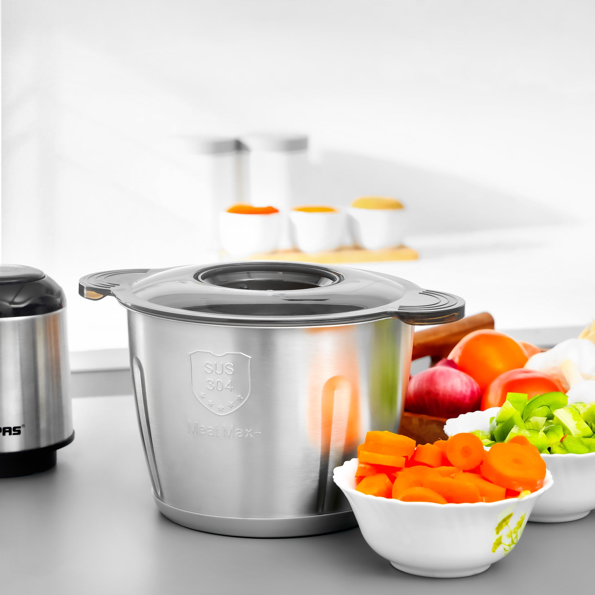 Multi-Functional Electric Food Chopper, Stainless Steel Double Blade, 3-Speed Control, Robust Stainless Steel Housing & Gear System, Overheat/Safety Protection, Anti-Slip Base, AC 220-240V, 50/60Hz, 3 L 3 L 500 W GMC42025N Black/Silver