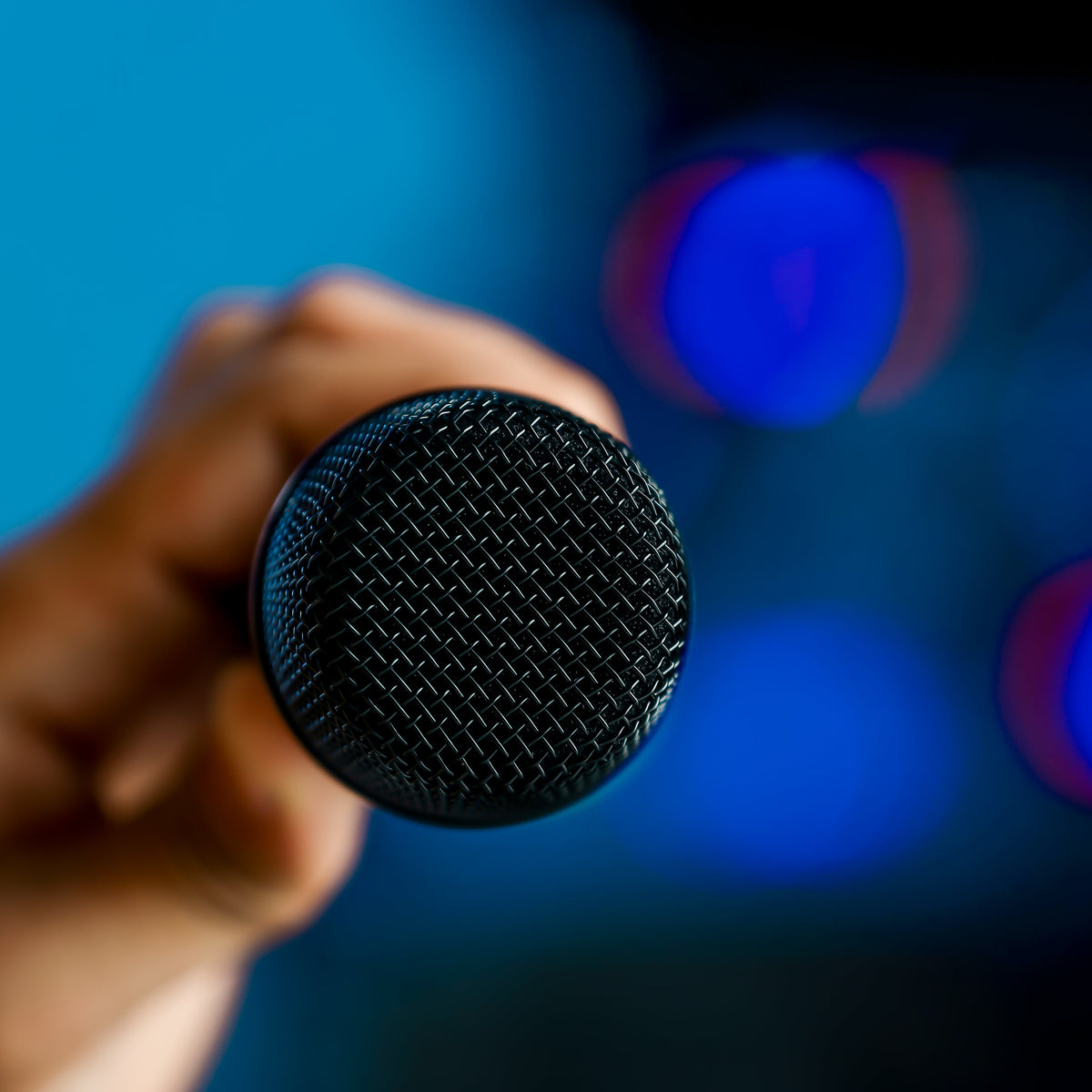 Professional UHF Wireless Microphone - Metallic Black Handheld Mic with 30 Selectable Frequencies & 100ft Range | High-Quality Sound & Low Noise for Singers, Orators & Live Events | 2 Years Warranty
