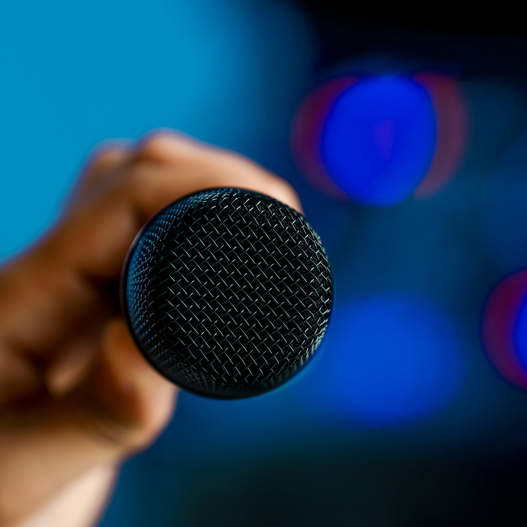 Professional UHF Wireless Microphone - Metallic Black Handheld Mic with 30 Selectable Frequencies & 100ft Range | High-Quality Sound & Low Noise for Singers, Orators & Live Events | 2 Years Warranty