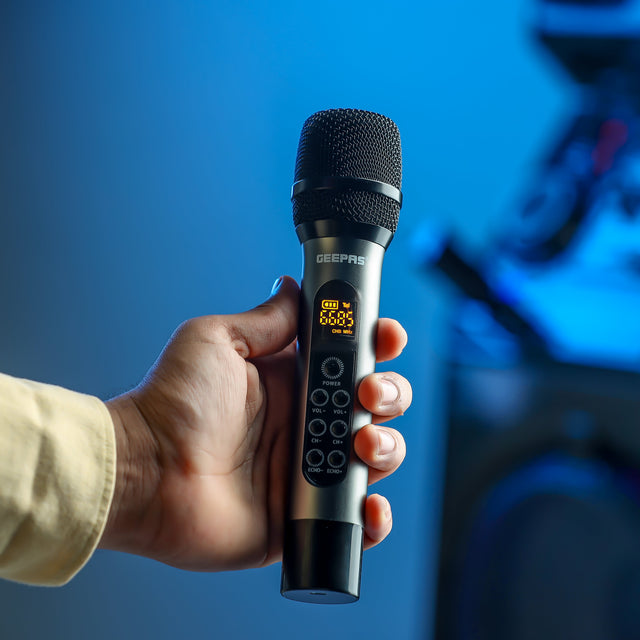 Professional UHF Wireless Microphone - Metallic Black Handheld Mic with 30 Selectable Frequencies & 100ft Range | High-Quality Sound & Low Noise for Singers, Orators & Live Events | 2 Years Warranty