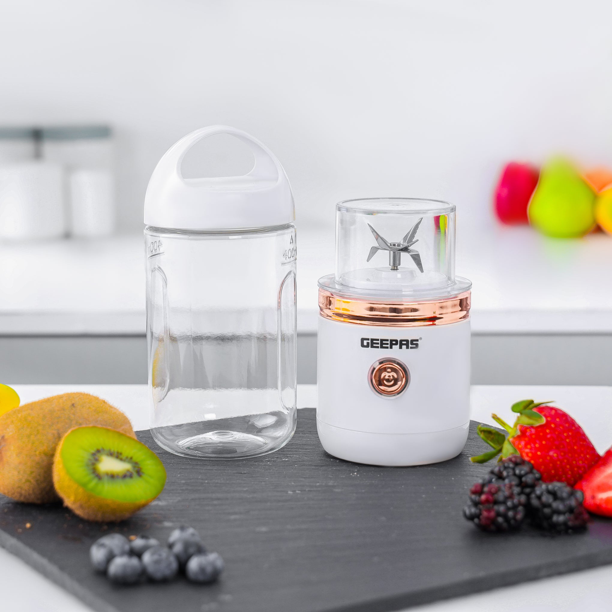 Rechargeable Portable Juicer With Stainless Steel Six Blades, 1 Motor Base, 1 Tritan Bottle, 1 Blade Cover, 1 Bottle Cover, Type C 0.5m  Cable, Safety Protection Switch 420 ml 150 W GSB44058 White