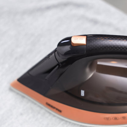 Auto-Temperature Ceramic Steam Iron: Precise Temp Control, Powerful Continuous Steam, Smooth Ceramic Soleplate, Anti-Drip & Anti-Calc, 360° Swivel Cord, Overheat Protection, AC 220-240V / 50-60Hz 140 ml 2600 W GSI24034UK Multicolor