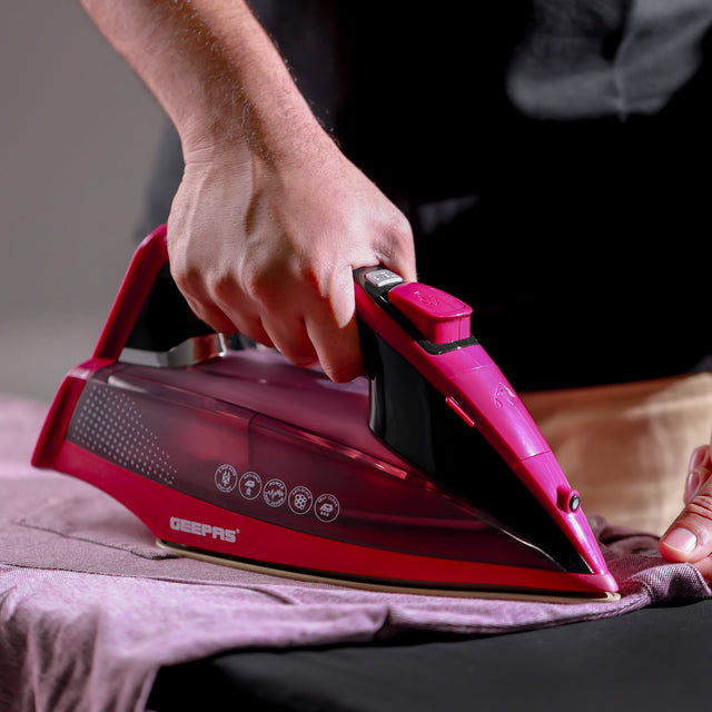 Digital Steam Iron| Dry and Steam Iron Box with Digital Temperature Control and Auto Shut Off Function| Compact and Handy Design| Suitable for All Kinds of Fabric| Anti-Drip and Anti-Calc System| 2 Years Warranty 350 ml GSI7813 Red/Black