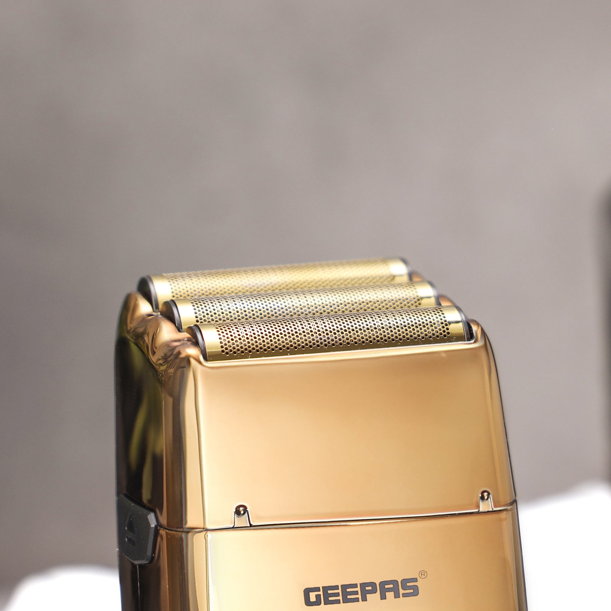 Waterproof Digital Shaver with Long-Lasting Lithium-Ion Battery, Corded/Cordless Use & LED Display