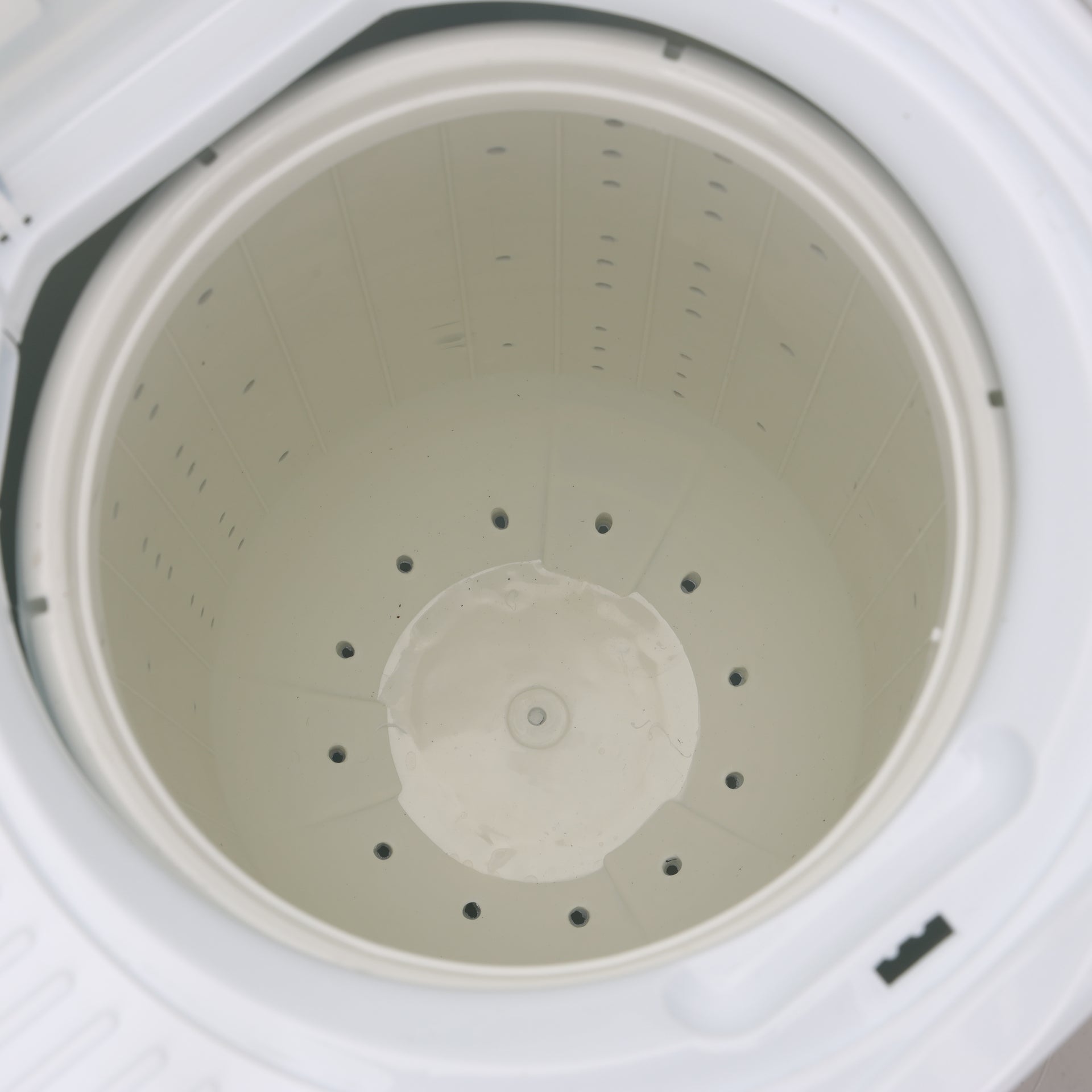 7kg Semi-Automatic Twin Tub Washing Machine | Countertop | Portable Washer & Spinner | White 7 kg 670 W GSWM6493NV White