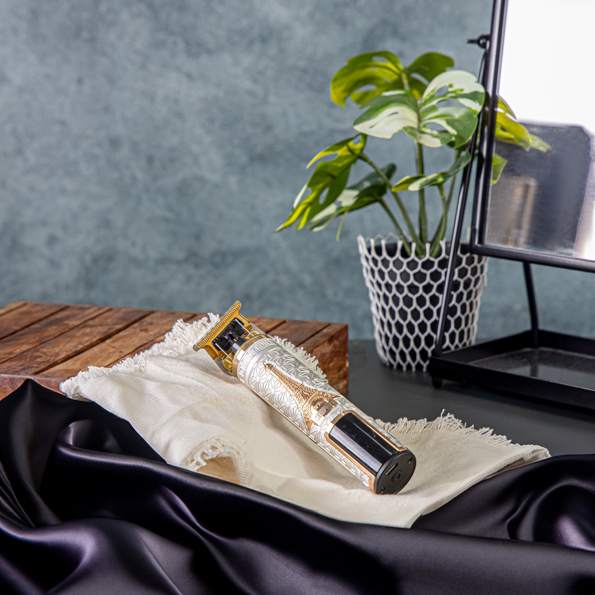 Geepas Professional Digital Hair Clipper- GTR56039| Hair Clipper with High Capacity Li-ion Battery and Fast Charging| High Performance T-Blade for Efficient Operation, Does not Hurt Scalp| LCD Display
