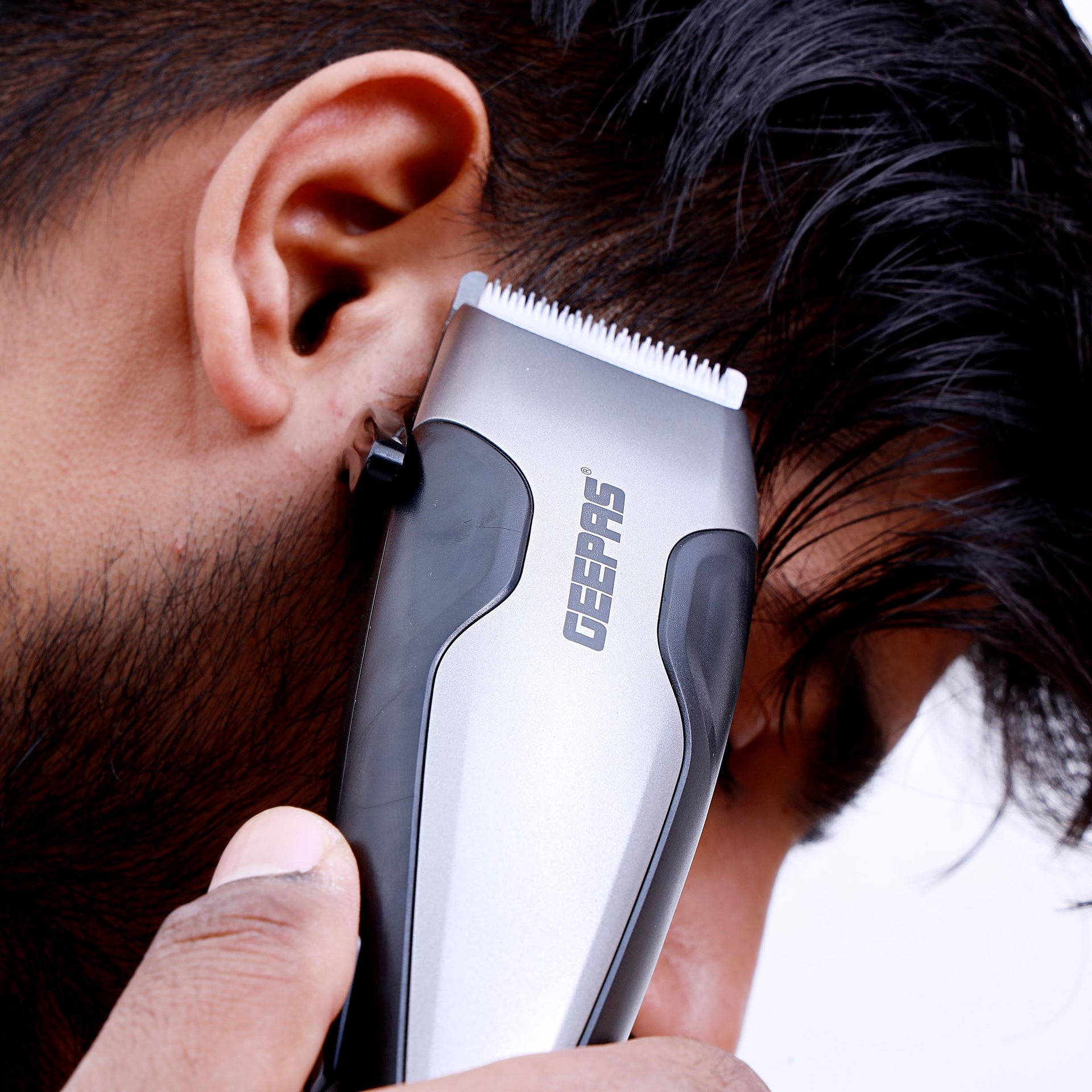 GTR8654 Hair Clipper With Ceramic Blade- Styling Tools, Hair Trimmer Cutting Professional Grooming Clippers With 4 Combs, Brush And Oil For Adult And Kids, 15W Silver/Black