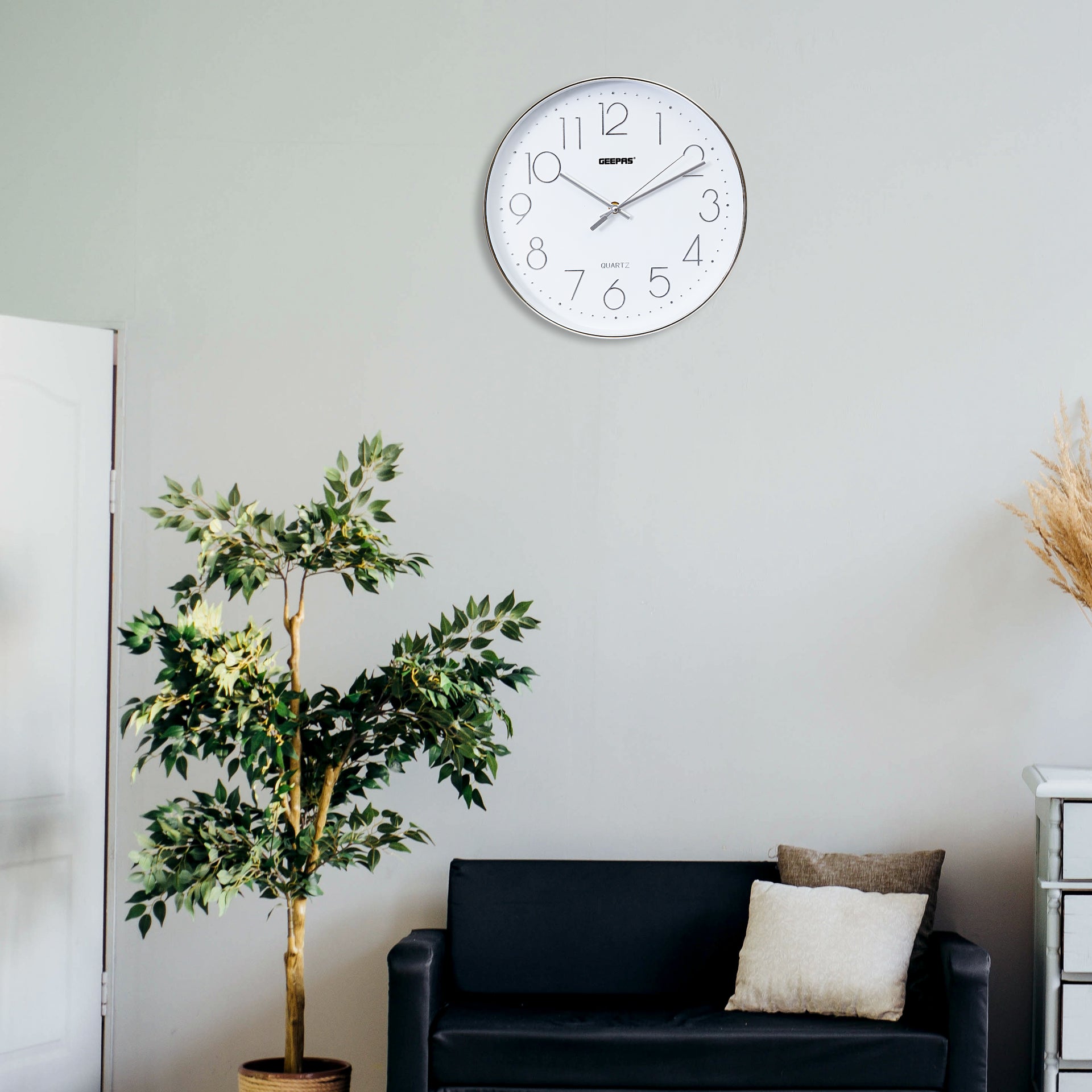 Round Shaped Analog Wall Clock White/Black